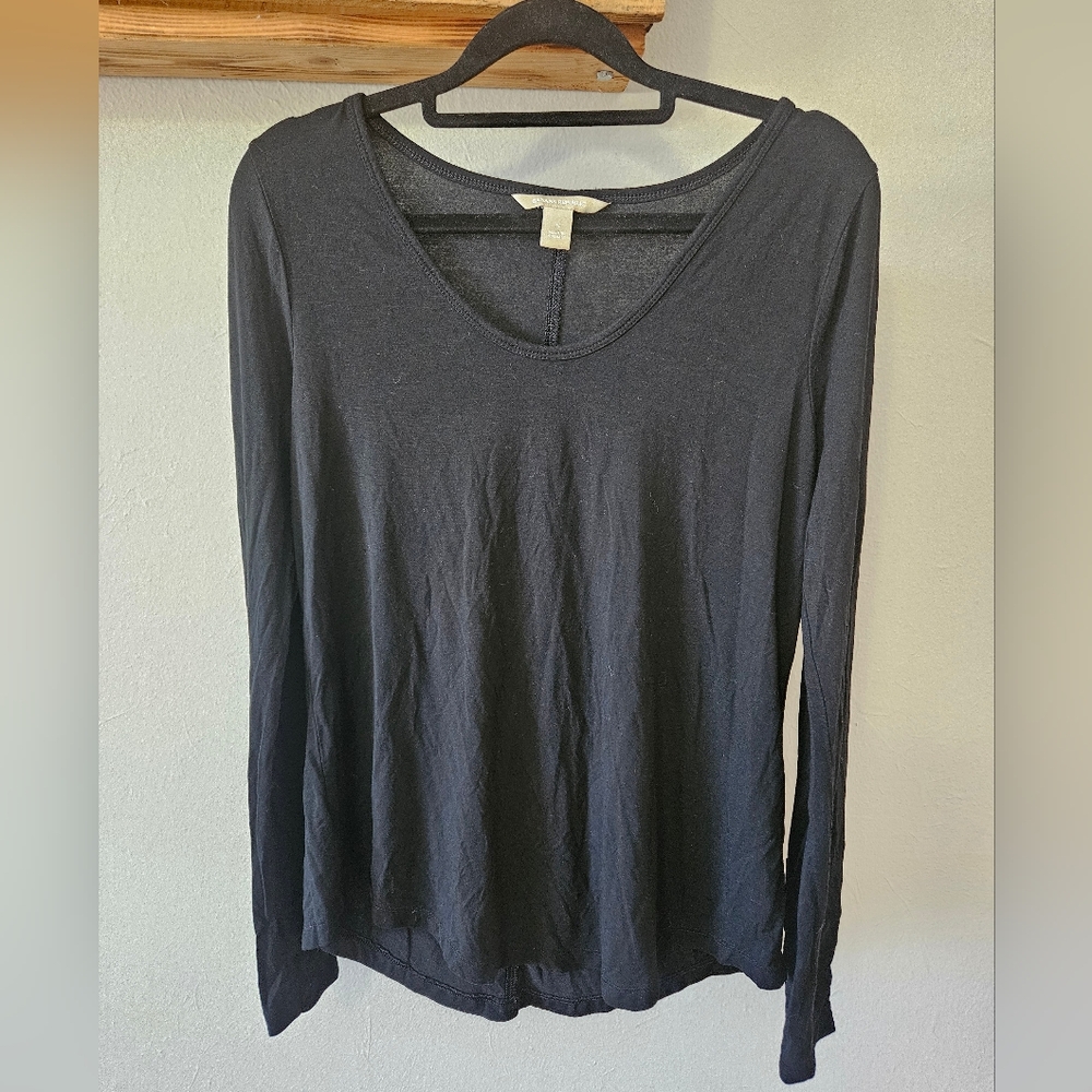 Banana Republic Black top with faux leather 4/$20 - Picture 2 of 7